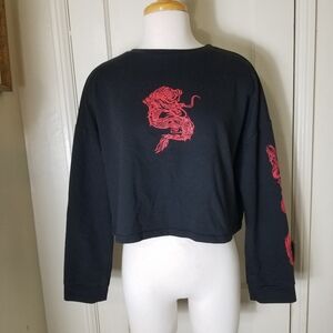 SHEIN 0XL black red dragon long sleeve sweatshirt lighter weight material crop